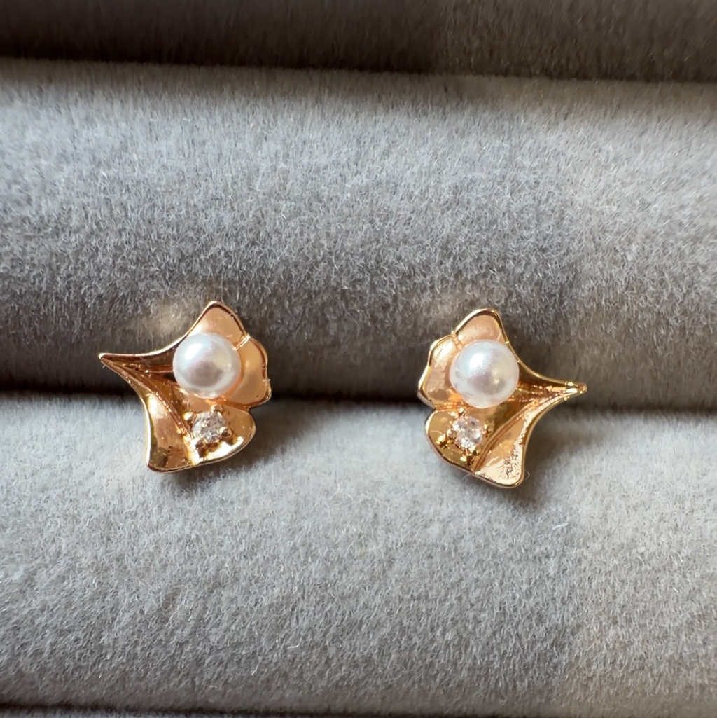 Timeless Twist Stud Earrings